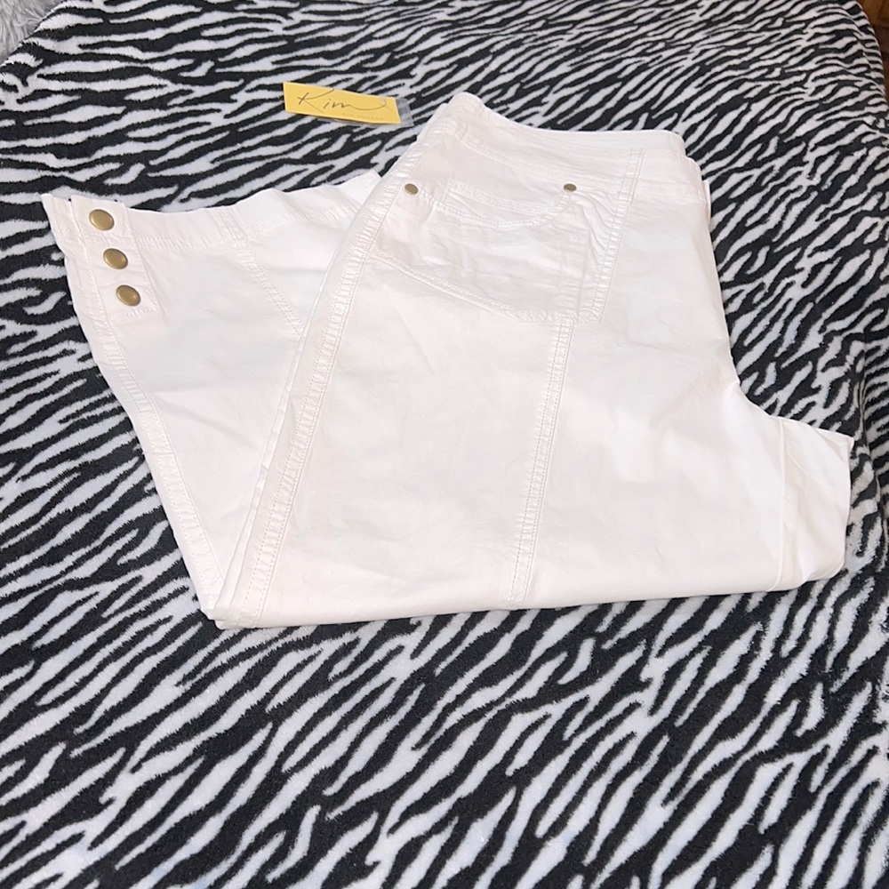 Kim Rogers Women’s White Capris NWT Size 8